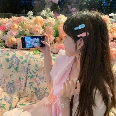无法触碰的她